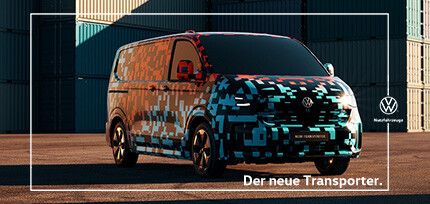 Vorderseitenansicht eines parkenden VW Transporter der neuen Generation mit Speziallackierung